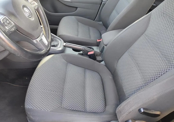 Volkswagen Jetta cena 27900 przebieg: 110800, rok produkcji 2011 z Sanok małe 121